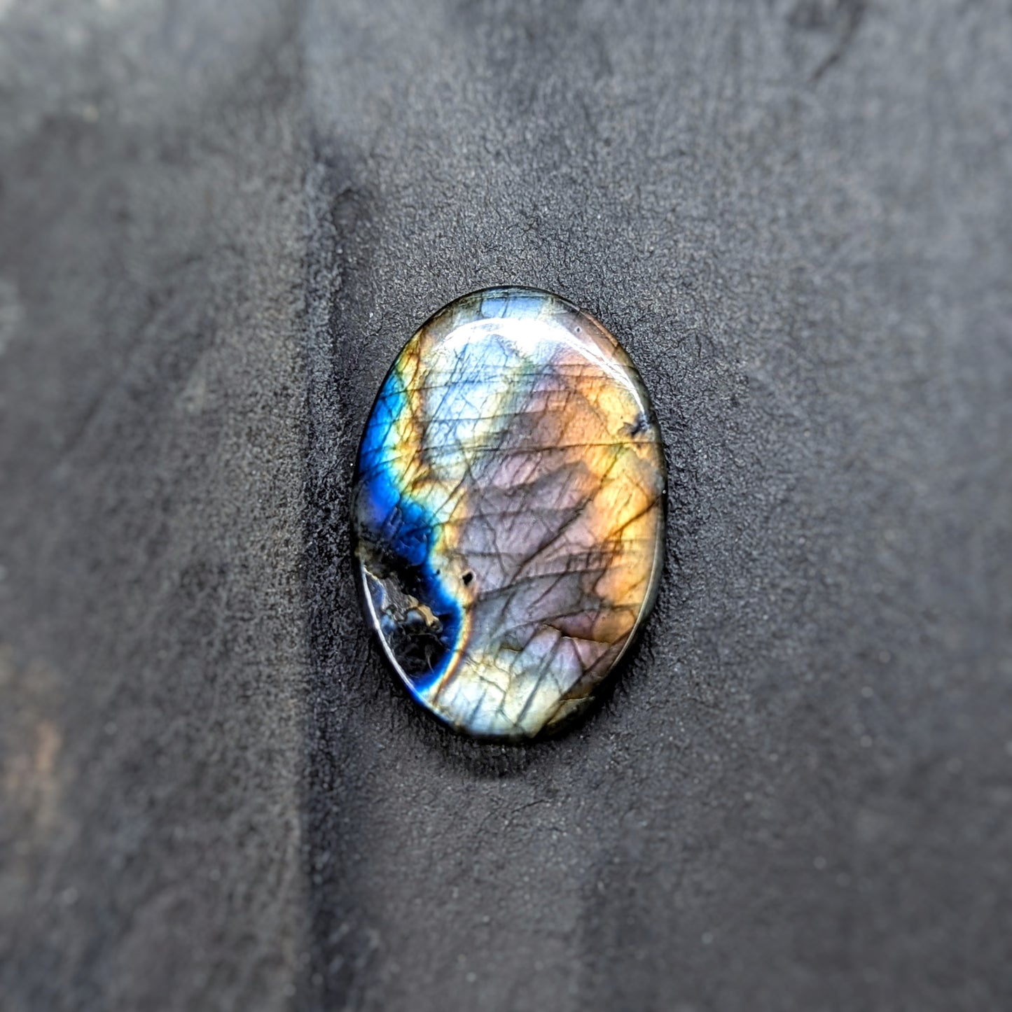 Rainbow Labradorite Cabachon 58 Carats