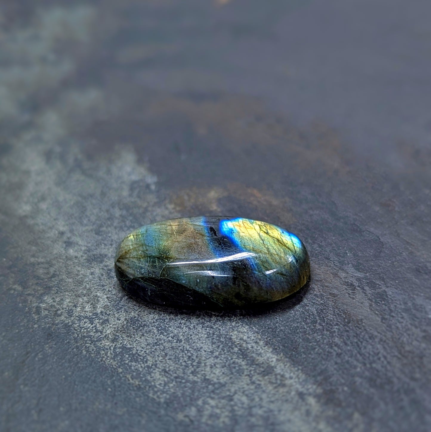 Flashy Labradorite Cabachon 54 Carats