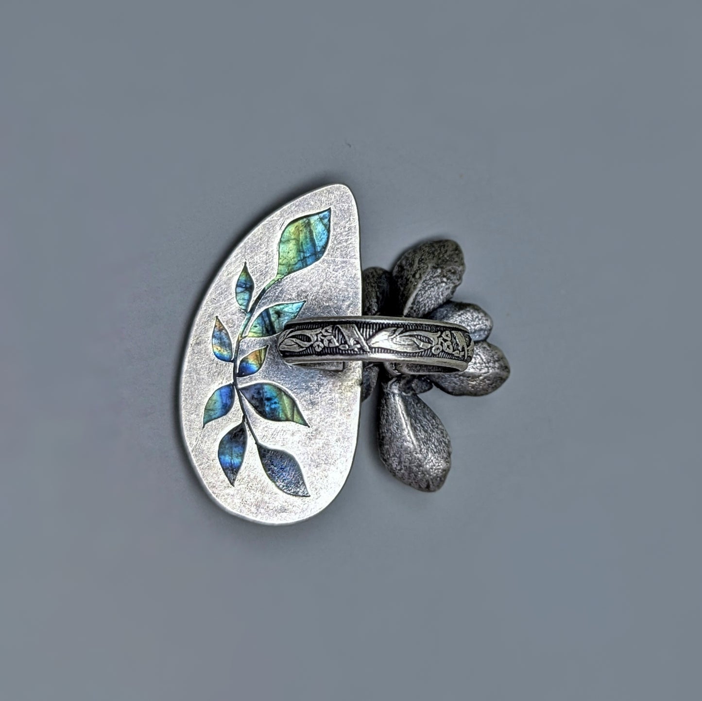 Gemmaflora Maxima: Rainbow Labradorite Sterling Silver Succulent Artisan Ring