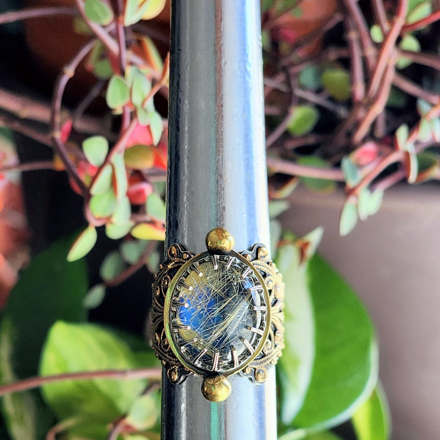 Glowing labradorite doublet and filigree ring