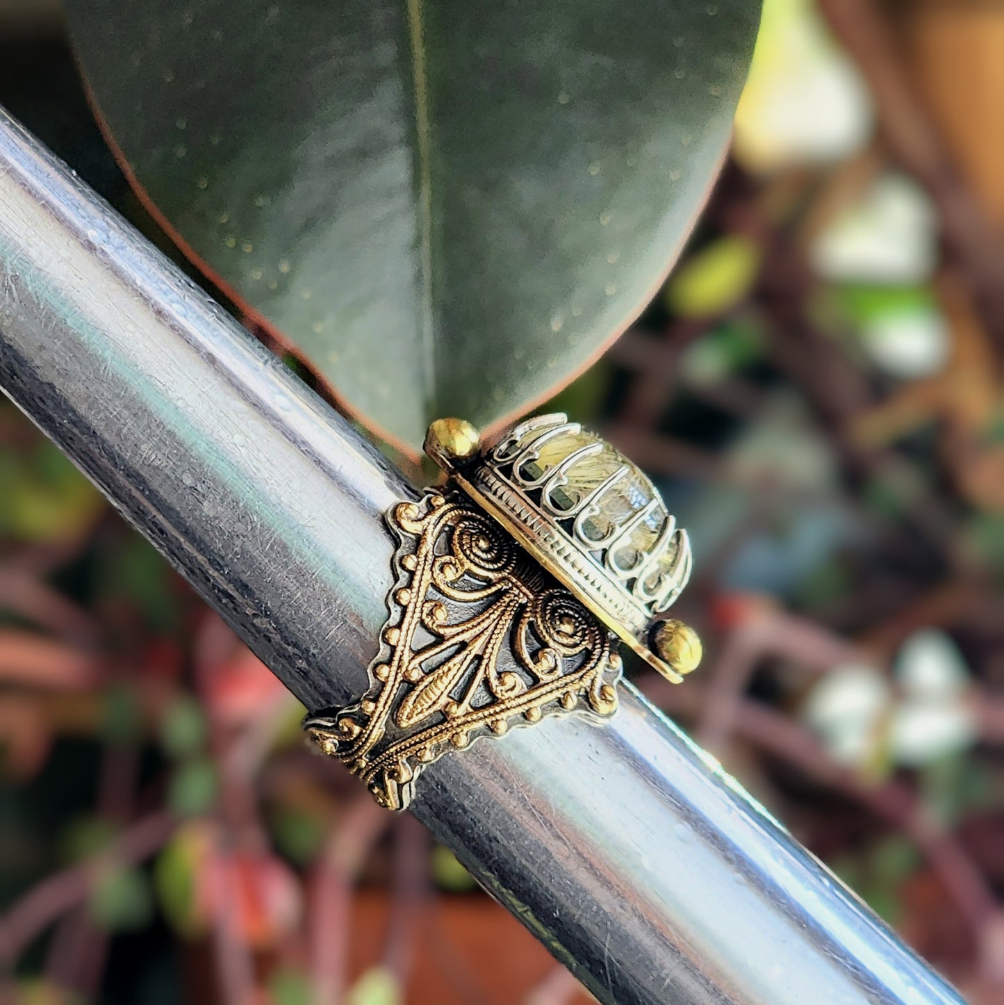 Glowing labradorite doublet and filigree ring