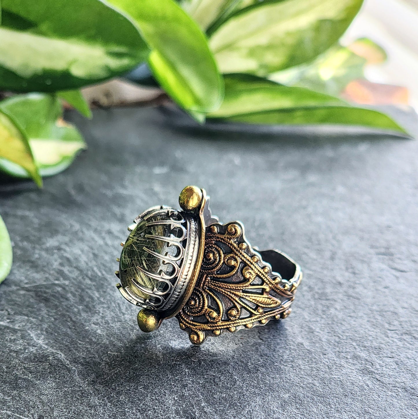 Glowing labradorite doublet and filigree ring